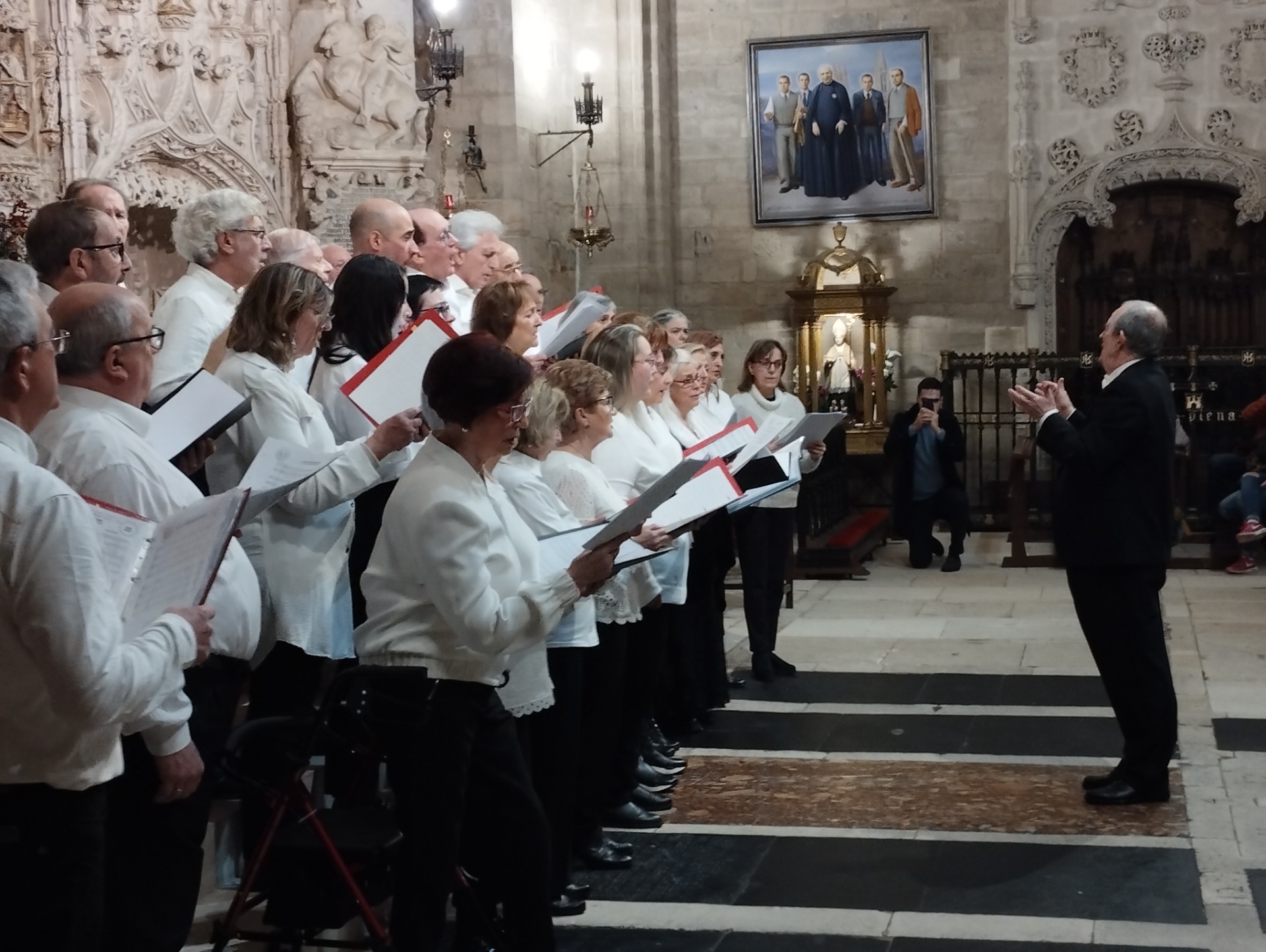 Concierto en honor a nuestros difuntos, dirigido por Juan José Villarroel.